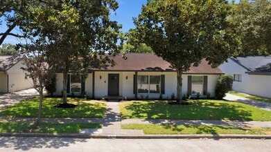 Building Photo - 6211 Dumfries Dr