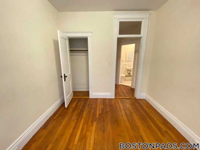 Foto del edificio - 27 Park Dr