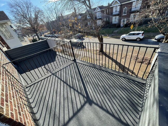 Patio privado al aire libre - 4945 Mardel Ave