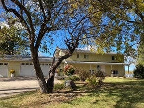 Building Photo - 1628 Mckusick Ln