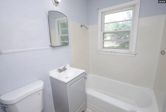 Foto del edificio - 2620 N Poplar St