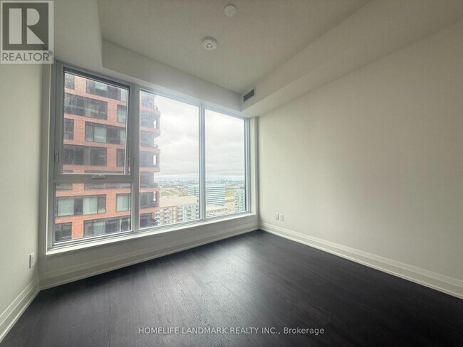 Building Photo - 56 Andre de Grasse St