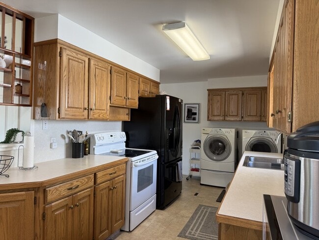 Building Photo - 145 N 500 E