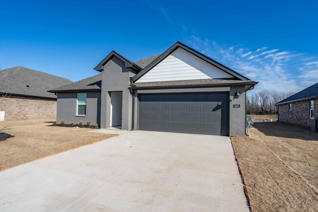 Foto del edificio - Recently Built D.R. Horton Home in Bixby -...