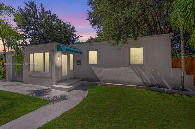 Building Photo - 6437 SW 14th St