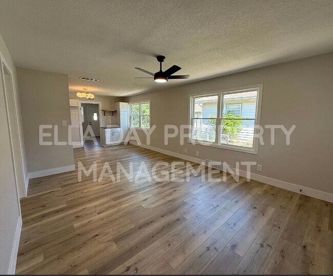 Foto del edificio - 123 N Tracy St