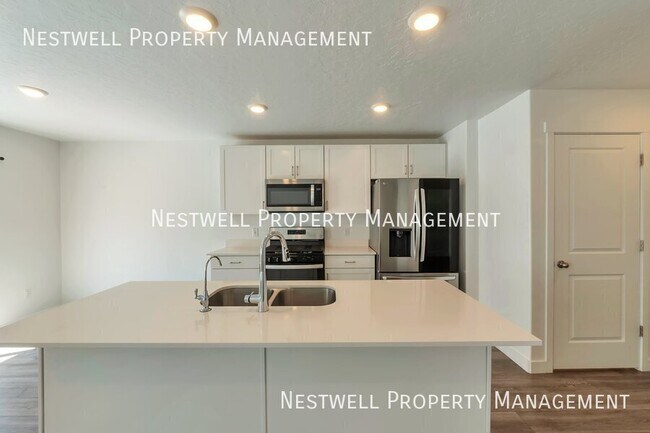 Foto del edificio - 533 N Helmsman Ln