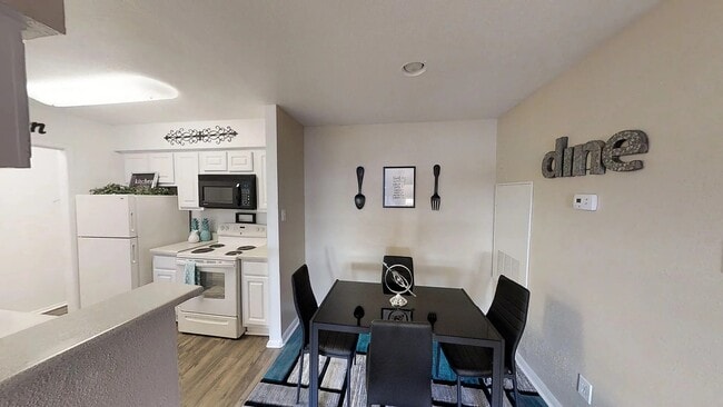 Foto del edificio - 8455 Will Clayton Pkwy