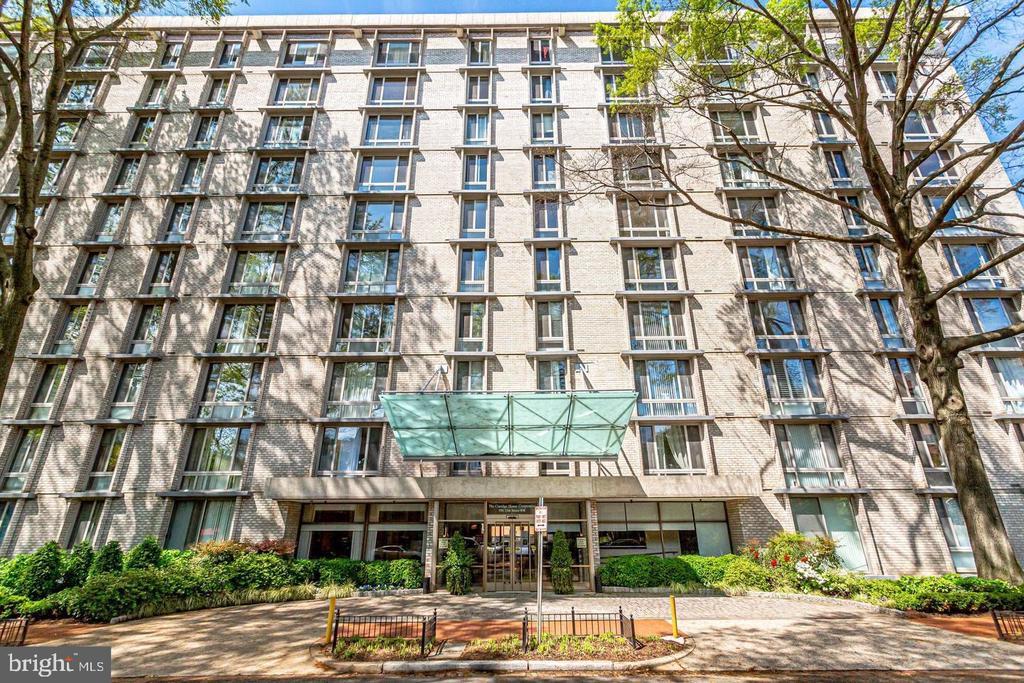 Foto principal - 940 25th St NW