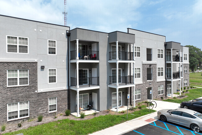 Bluff Crossing Apartments