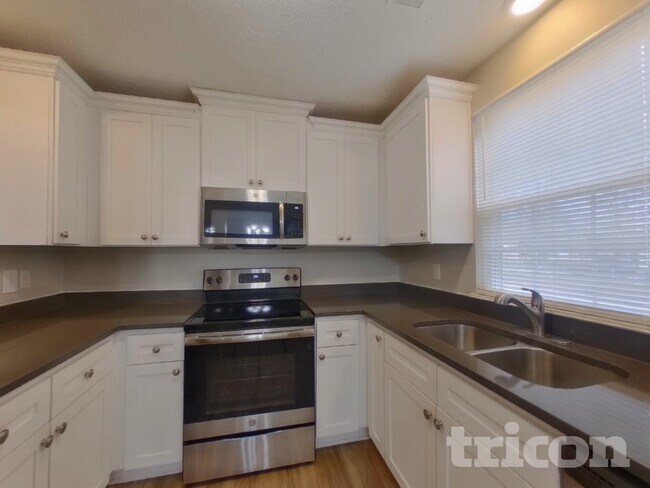 Foto del edificio - 8701 Brookstead Dr