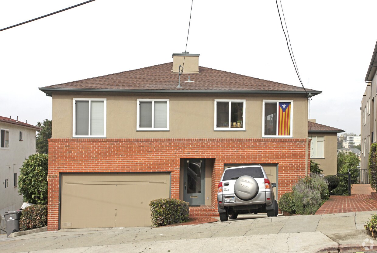 Foto del edificio - 847 Vermont St