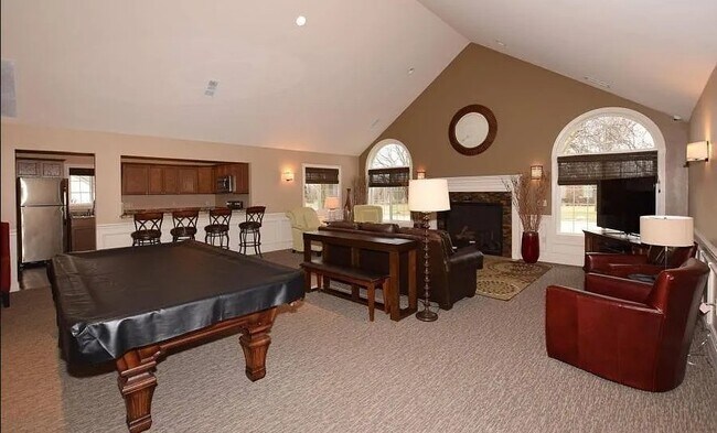 Sala comunitaria - 542 Pewaukee Rd