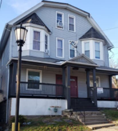 Building Photo - 427 Taylor Ave