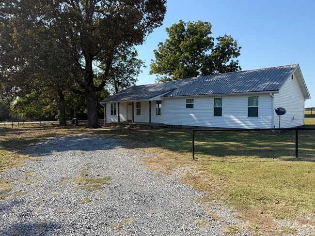 Building Photo - 757 Martin Rd