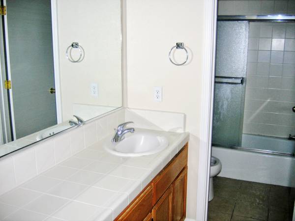 Foto del edificio - 4052 Summer Ct