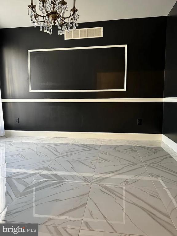 Foto del edificio - 518 Country Club Dr