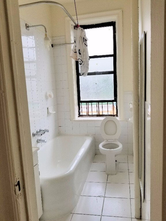 Foto del edificio - 964 E 14th St