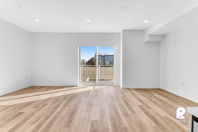 Foto del edificio - 1530 Cassil Pl