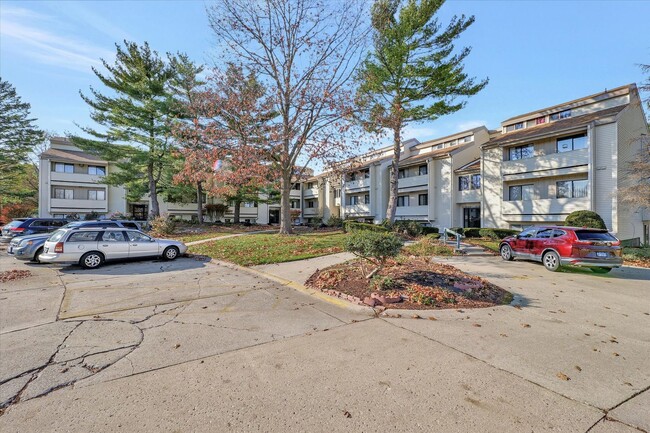 Foto del edificio - 2 bedroom, 2 bath condo - Available April 2026