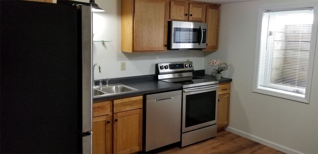 Building Photo - 703 Grant Ave SE