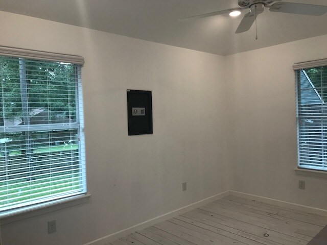 Building Photo - 15602 Cypress Garden Dr