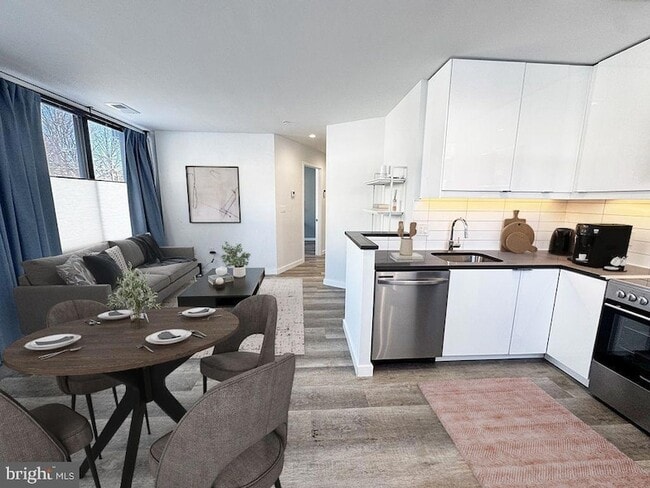 Photo - 700 Roeder Rd Apartment