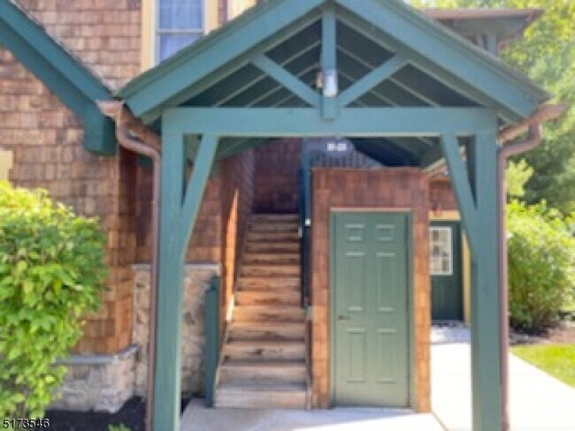 Foto del edificio - 10-11 Pine Cres-