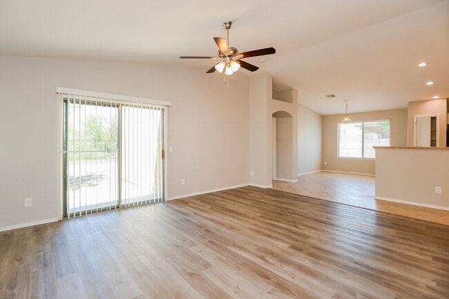 Foto del edificio - 3530 S Desert Promenade Rd