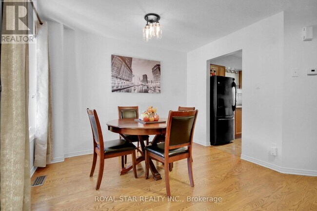 Building Photo - 160 Deerfox Dr