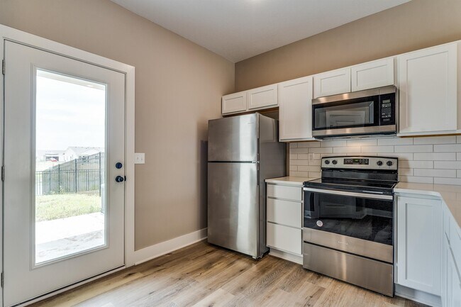 Foto del edificio - 6822 White Pine St