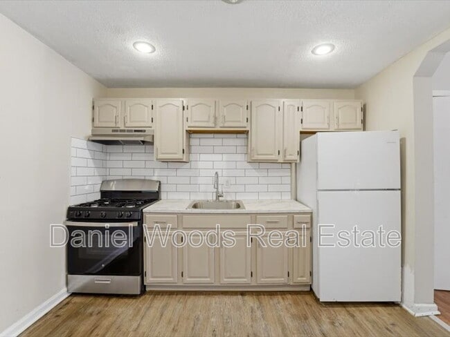 Building Photo - 5538 Walton Ave