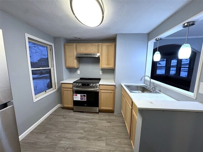 Foto del edificio - 306 Dehart Ave