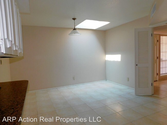 Foto del edificio - 11336 James Grant Dr