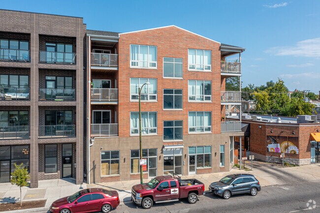 Foto del edificio - 1655-1657 N Western Ave