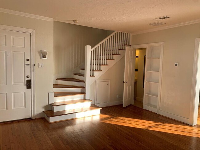 Foto del edificio - 6060 Richmond Ave