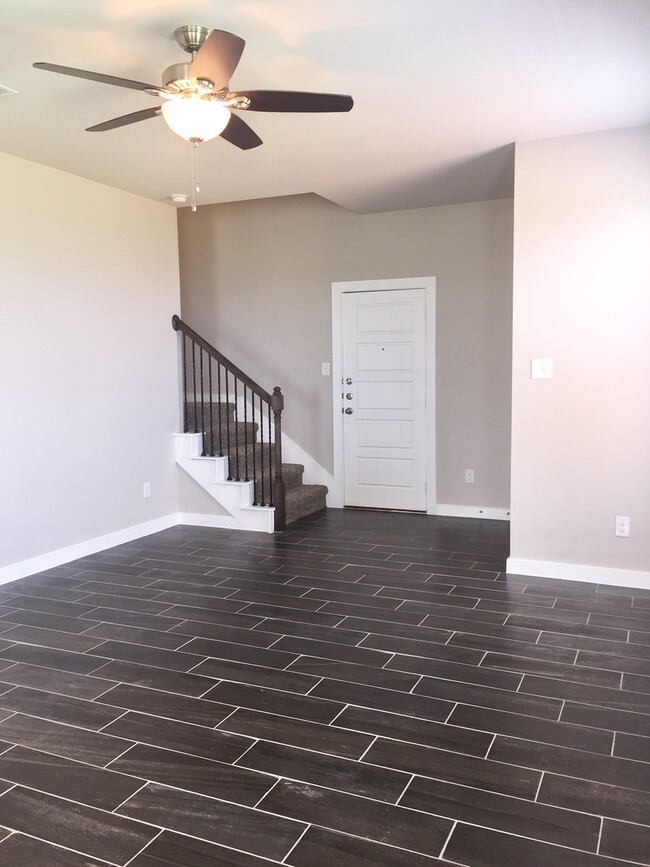 Building Photo - LUXURY 2 STORY DUPLEX LOCATED IN MIDLOTHIAN, TEXAS!