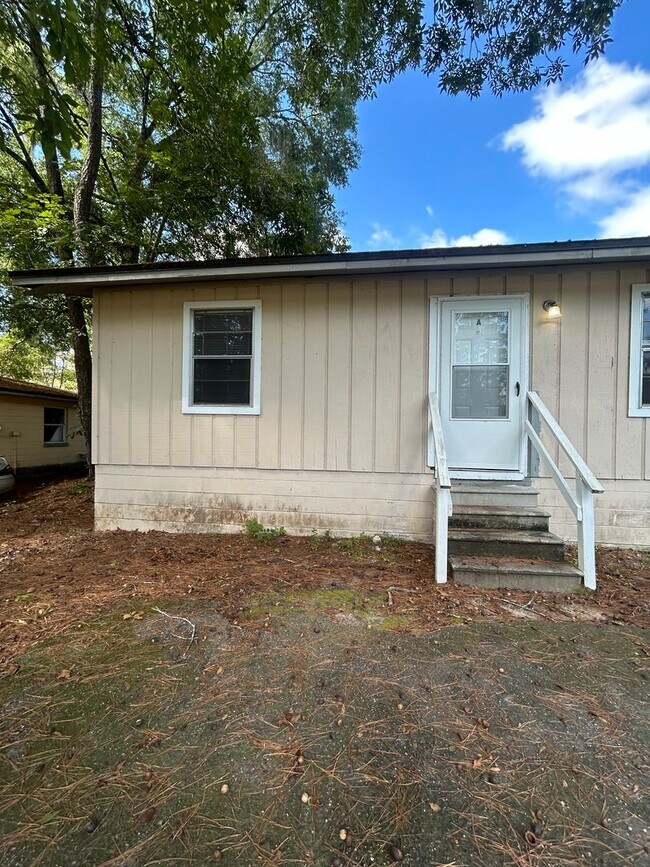 Building Photo - 2212 SE 36 Terrace