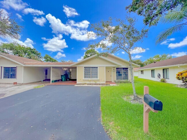 Building Photo - 3618 W Bell Dr