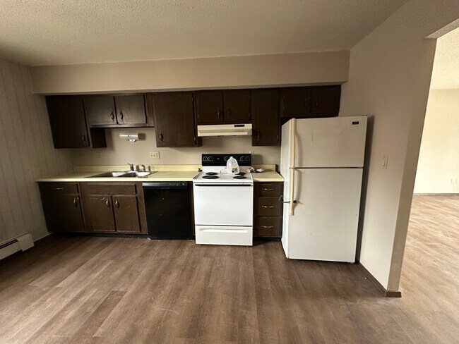 Foto del edificio - 711 Meadow Ln Ct