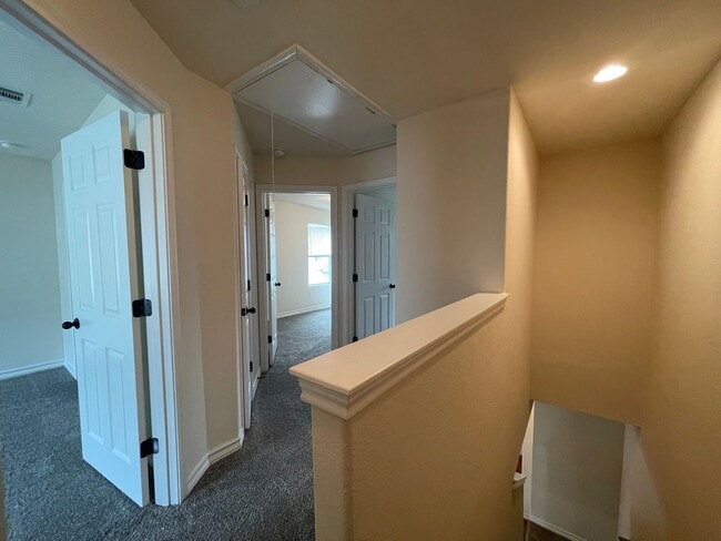 Foto del edificio - Townhome for rent