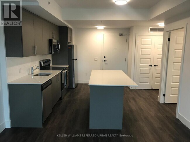 Photo du bâtiment - 26 Lowes Rd W