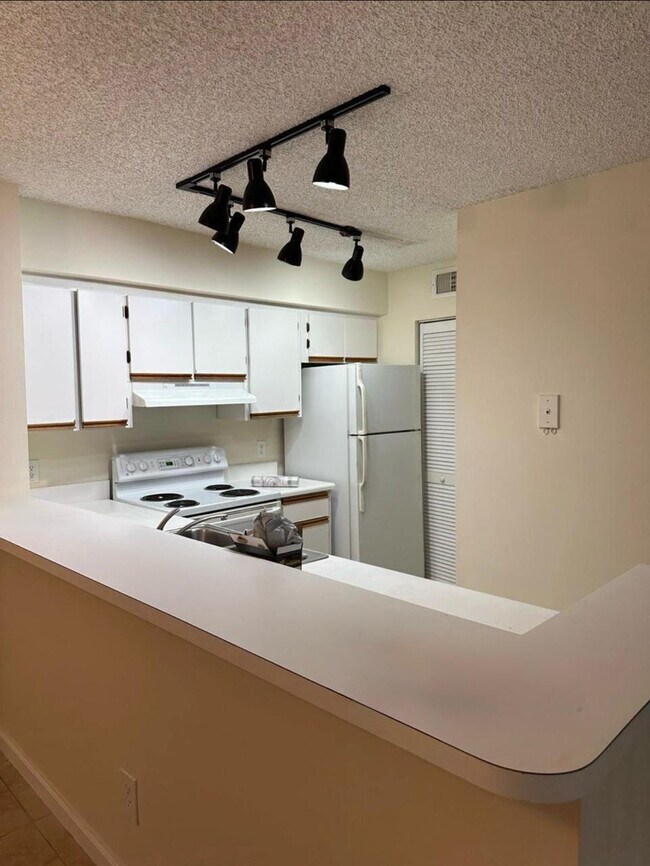 Foto del edificio - 640 S Park Rd
