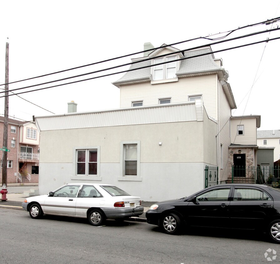 Building Photo - 540 2nd Ave