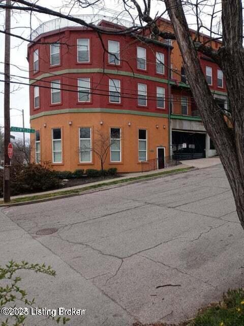 Foto del edificio - 2415 Brownsboro Rd