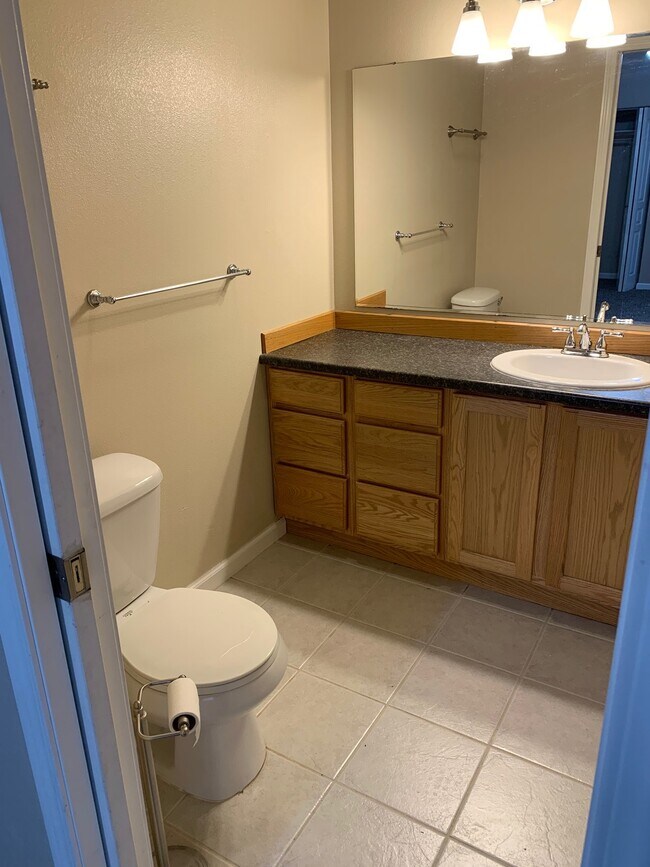 Foto del edificio - 17015 Coronado Street, Unit 1