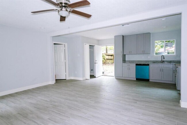 Foto del edificio - 2213 Rosemead Dr