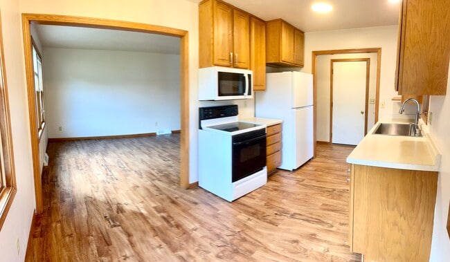 Building Photo - 400 Terry Ln