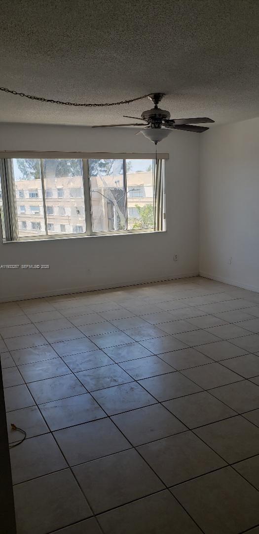 Foto del edificio - 14840 Naranja Lakes Blvd