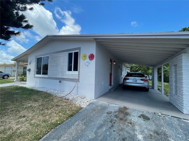 Foto del edificio - 631 SW 28th Terrace